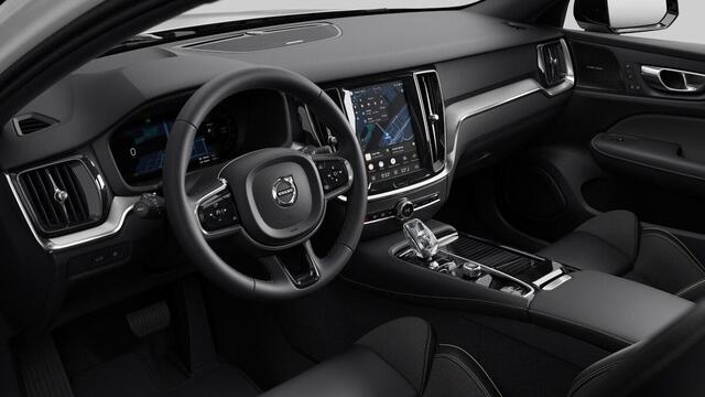 Volvo V60 2.0 T6 Plug-in hybrid AWD Plus Dark | Verwacht Sept. 2025 | Head-Up Display | Schuif/Kantel Panoramadak | Harman Kardon Premium Audio | Nappa Lederen Contourstoelen | 360º Camera |