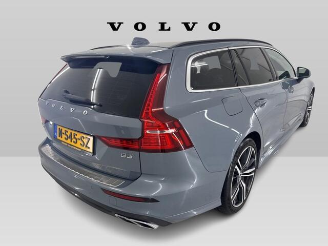 Volvo V60 2.0 B3 Momentum Business | Adaptieve Cruise Control | Trekhaak | Exterieur Styling Kit | 19" Velgen | Donker Glas |