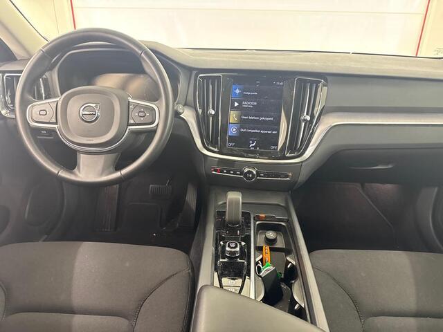 Volvo V60 2.0 B3 Momentum Business | Adaptieve Cruise Control | Trekhaak | Exterieur Styling Kit | 19" Velgen | Donker Glas |