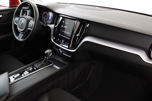 Volvo V60 T4 AUT. MOMENTUM PRO -BLIS|TREKHAAK|19"|ADAP.CRUISE|VERW.VOORSTOELEN