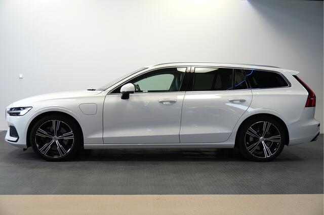 Volvo V60 2.0 T6 AWD 250kW/340pk Aut8 Twin Engine Inscription NAVI SENSUS + ADAPT.CRUISE + PILOT ASSIST + BLIS + STOELVERWARMING&-VENTILATIE + STUURVERWARMING + 360 CAMERA + EL.TREKHAAK + STOELMASSAGE + PARKSENSOREN V&A + 19" LM-VELGEN!!