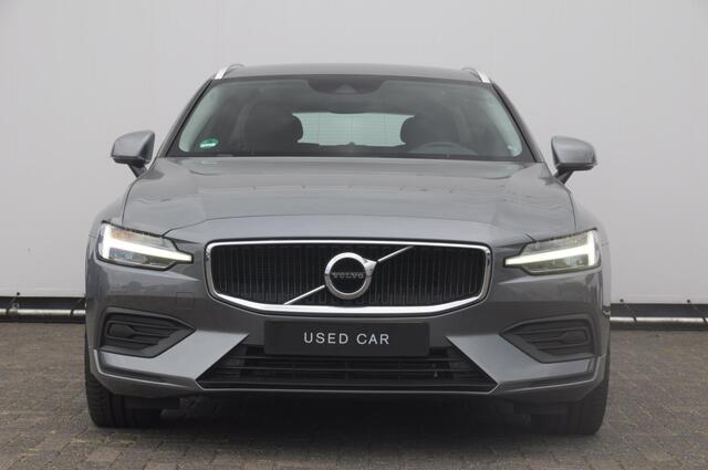 Volvo V60 T5 250PK Automaat Momentum / Adaptieve cruise control / Trekhaak / BLIS / 19" velgen / Elektrische achterklep / Stoel - en stuurwielverwarming / Lederen bekleding