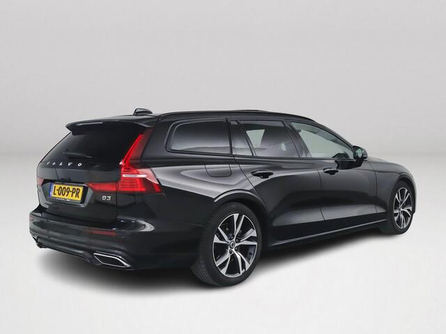 Volvo V60 B3 Aut. R-Design | Panoramadak | Stoel- en stuurverwarming | Harman Kardon | Parkeercamera | Trekhaak