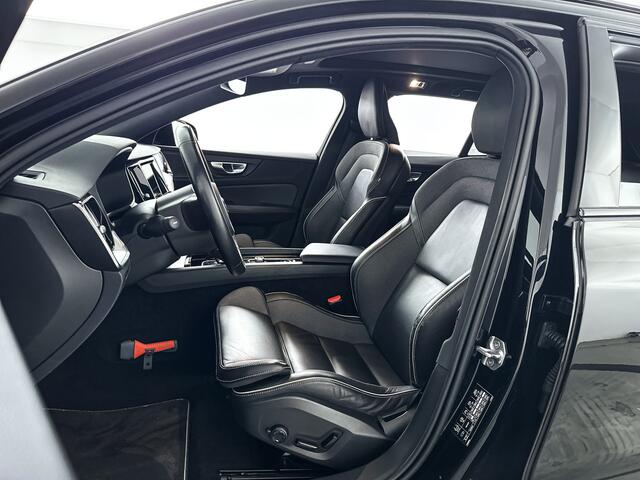 Volvo V60 B3 Aut. R-Design | Panoramadak | Stoel- en stuurverwarming | Harman Kardon | Parkeercamera | Trekhaak