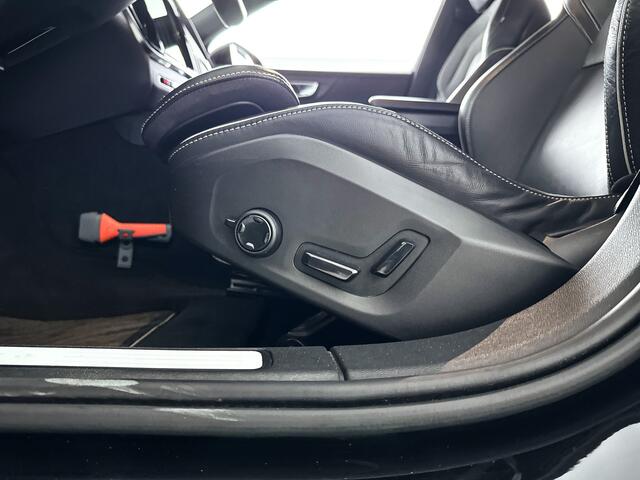 Volvo V60 B3 Aut. R-Design | Panoramadak | Stoel- en stuurverwarming | Harman Kardon | Parkeercamera | Trekhaak