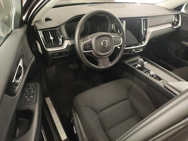 Volvo V60 2.0 B3 Momentum Business | Adaptieve Cruise Control | LED koplampen | Navigatie | Apple CarPlay & Android Auto | DAB+ | Elektrische Achterklep |