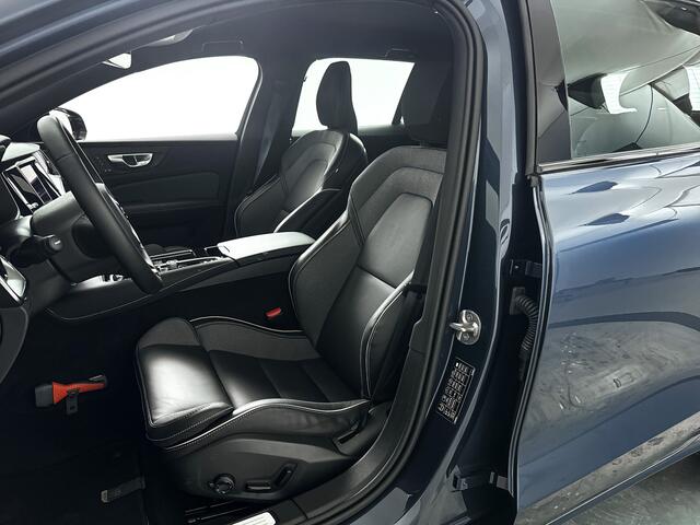 Volvo V60 T6 Plug-in hybrid AWD Plus Dark | 360° camera | Harman Kardon | Stoel- en Stuurverwarming | Trekhaak