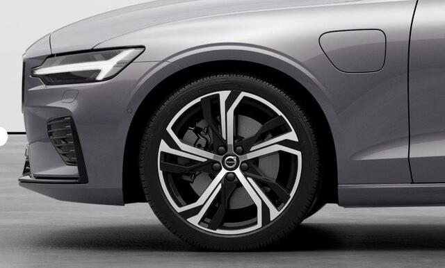 Volvo V60 T6 350PK Automaat Plug-in hybrid AWD Ultra Dark / Panoramadak / Napa leder / Open grid textiel / Extra getint glas / 19 5-Triple spaaks velgen / Harman Kardon