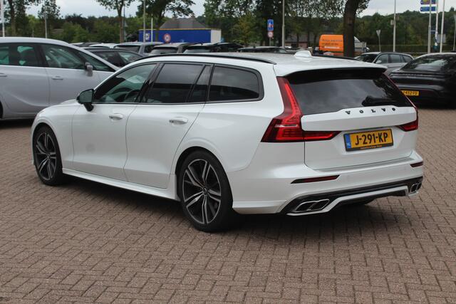 Volvo V60 2.0 B3 R-Design / Trekhaak / Camera / Leder / 19'' / Navigatie / Dodehoek / DAB / Stuur+Stoelverwarming / ACC