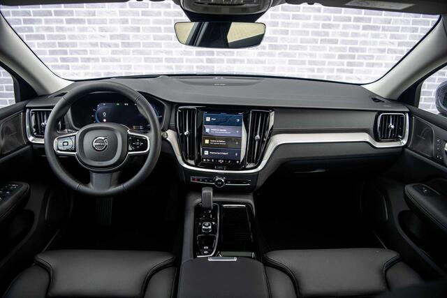 Volvo V60 2.0 T6 Plug-in hybrid AWD Ultimate Bright | Panoramadak | Gelamineerd Glas | 360 Camera | Head-up display | Adaptieve Cruise Control | Verwarmbaar Stuurwiel | Harman & Kardon Sound