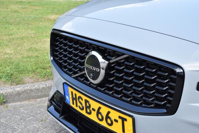 Volvo V60 T6 350PK Plug-in hybrid AWD Plus Dark ACC | Pilot Assist | Harman Kardon | 360 Camera | BLIS | Trekhaak | Stoel en Stuurwiel verwarming