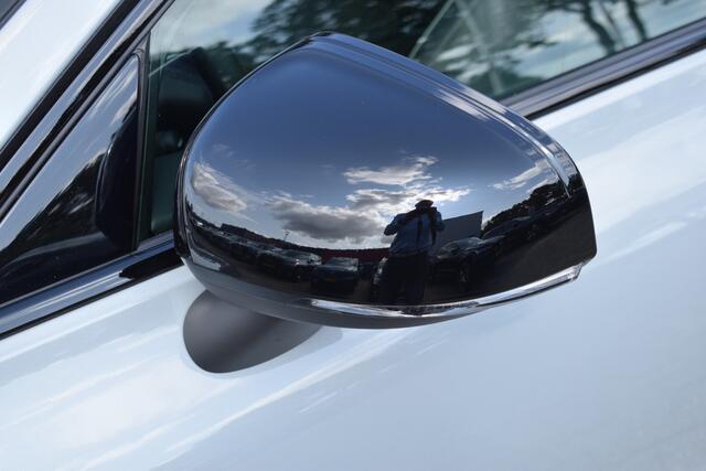 Volvo V60 T6 350PK Plug-in hybrid AWD Plus Dark ACC | Pilot Assist | Harman Kardon | 360 Camera | BLIS | Trekhaak | Stoel en Stuurwiel verwarming