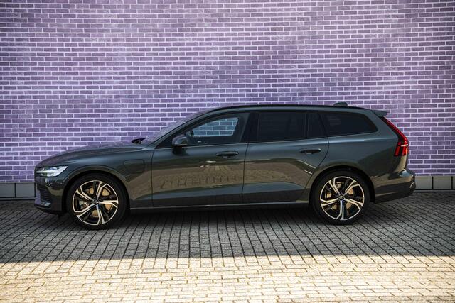 Volvo V60 2.0 T6 Plug-in hybrid AWD Essential | Climate | Driver Assist | Leder| getint glas | 19" | Forest Lake | MY 2026