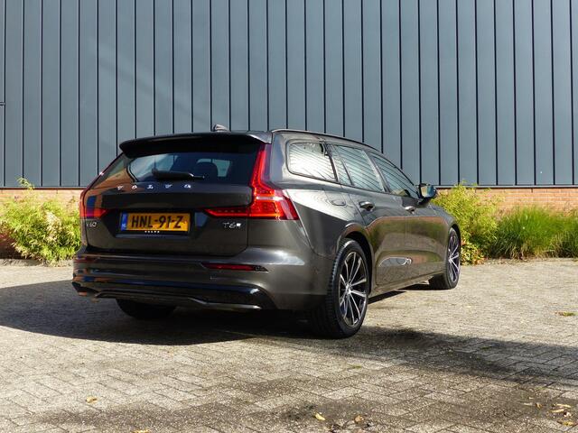 Volvo V60 T6 Plug-in hybrid AWD Plus Dark