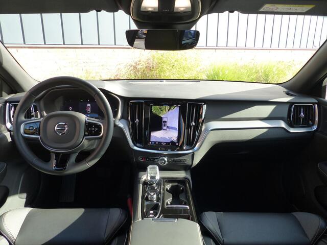 Volvo V60 T6 Plug-in hybrid AWD Plus Dark