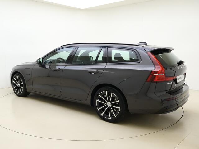 Volvo V60 T6 350pk AWD Plus Dark / Sportleder / 360 Camera / El. Trekhaak / Harman&Kardon / Verw. Voorruit / Keyless / Adapt. Cruise / BLIS / El. Stoelen / Stoel + Stuurw. Verwarming /