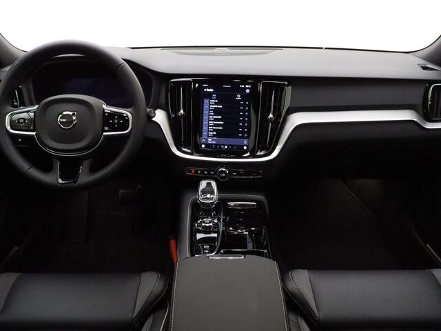 Volvo V60 T6 350pk AWD Plus Dark / Sportleder / 360 Camera / El. Trekhaak / Harman&Kardon / Verw. Voorruit / Keyless / Adapt. Cruise / BLIS / El. Stoelen / Stoel + Stuurw. Verwarming /