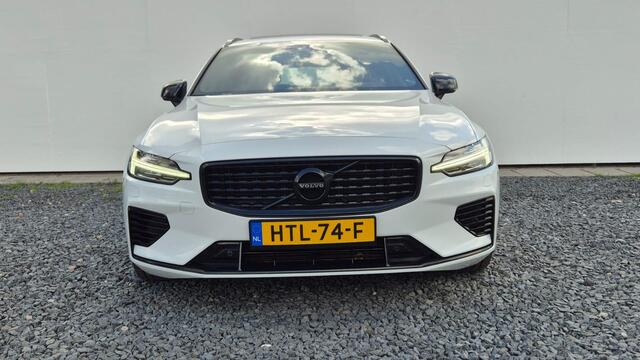 Volvo V60 2.0 T8 Recharge AWD R-Design Zeer Compleet uitgerust - Panorama dak - Trekhaak wegklapbaar - Audio Park Assist - Head Up - Lighting Pack