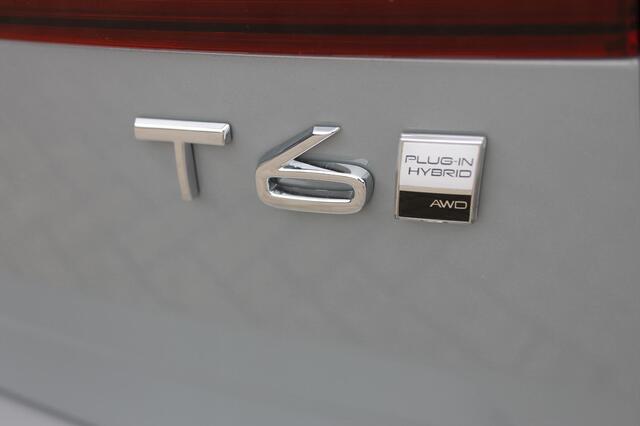 Volvo V60 T6350PK Autm. Plug-in hybrid AWD Plus Dark Long Range / Google infotainment / Semi elekrisch wegklapbare trekhaak / Verwarmbare voorruit / Elektrisch bedienbare voorstoelen met geheugen / Verwarmbare voorstoelen