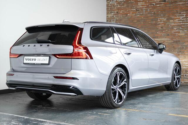Volvo V60 T6 Plug-in hybrid AWD Plus Dark Panorama Schuif/Kanteldak | 360° Parkeercamera | Head-Up Display | Stoelverwarming | Google Infotainment | Parkeersensoren voor + achter | 19" 5-Spaaks Black / Diamond Cut velgen | Longe Range |