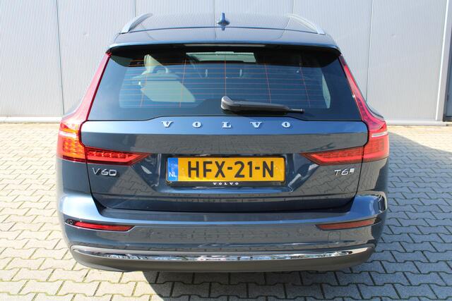 Volvo V60 T6 Plug-in hybrid AWD Essential Bright | Leder | Trekhaak | Adaptieve Cruise | All Season banden