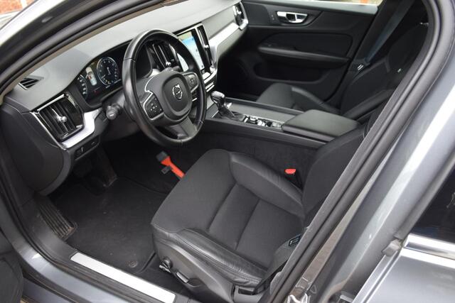 Volvo V60 2.0 T4 Momentum Pro met 19inch/Led/Carplay/Cruise