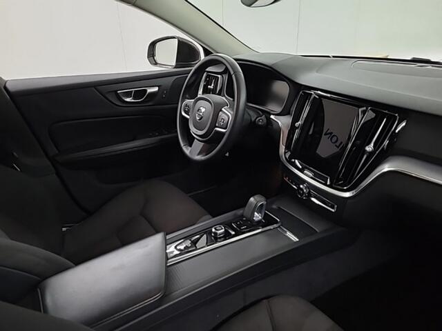 Volvo V60 2.0 B3 MOMENTUM BUSINESS / Automaat / Apple CarPlay en smartphone-integratie.