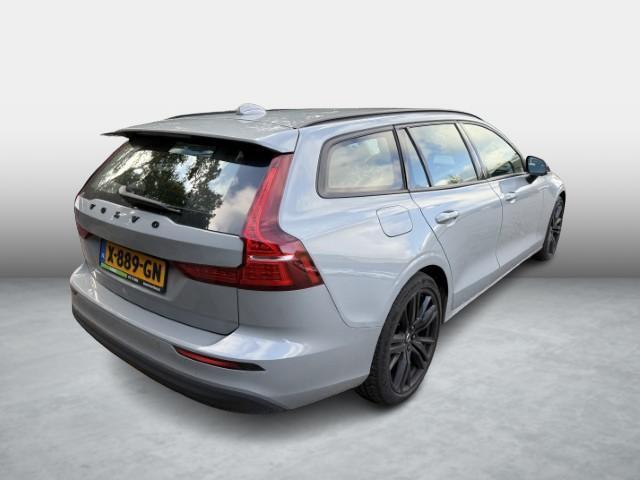 Volvo V60 2.0 B3 Essential Edition | Sport Pack | 19" Black Edition Velgen | Leder | Adaptieve Cruise Control | Stoelverwarming | Park Assist |