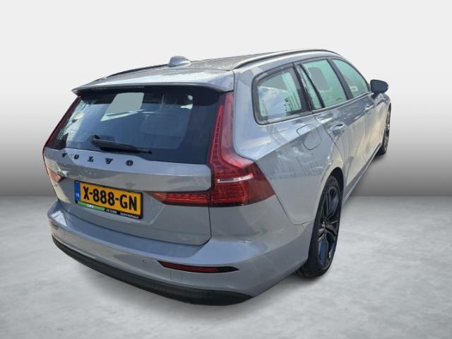 Volvo V60 2.0 B3 Essential Edition | Sport Pack | 19" Black Edition Velgen | Leder | Adaptieve Cruise Control | Stoelverwarming | Park Assist |