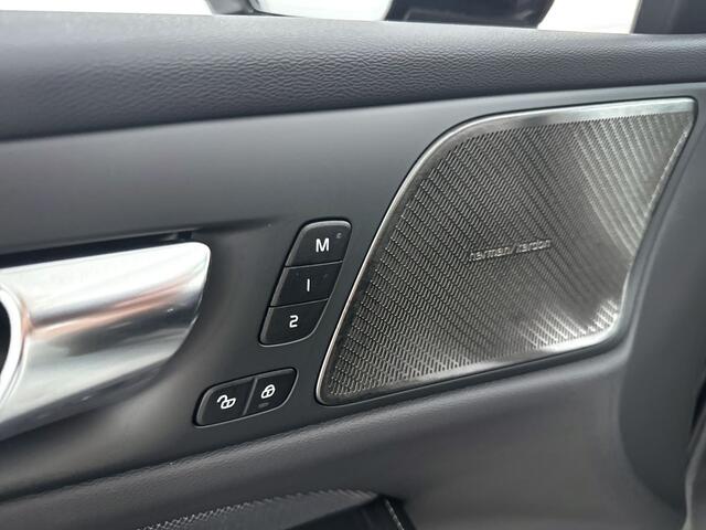 Volvo V60 T6 Aut. Plug-in hybrid AWD Plus Dark | Panoramadak | 360° camera | Stoel- en Stuurverwarming | Harman Kardon | Trekhaak