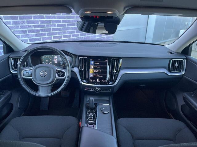Volvo V60 2.0 B3 Business Pro | Adaptieve cruise control | Trekhaak | Stoel/stuur verwarming | Parkeer camera |