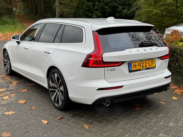 Volvo V60 2.0 T4 211pk autom Momentum Pro ecc,led,navigatie,zwleer,trekhaak