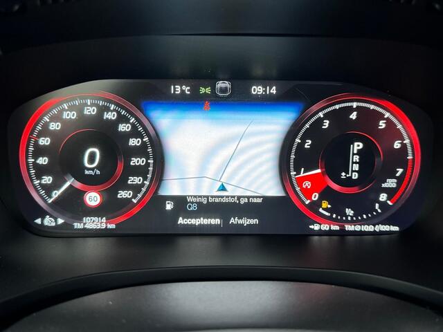 Volvo V60 2.0 T4 211pk autom Momentum Pro ecc,led,navigatie,zwleer,trekhaak