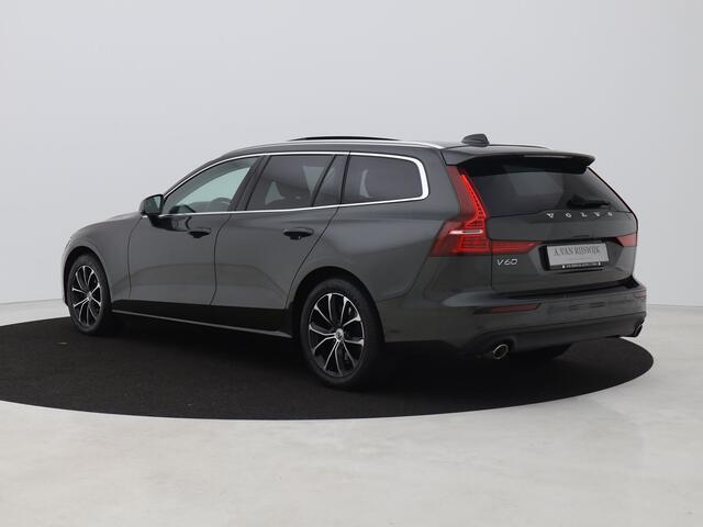 Volvo V60 2.0 B3 Momentum | PANO | CAMERA | ADAPTIVE | STOEL- EN STUURVERW. | TREKHAAK