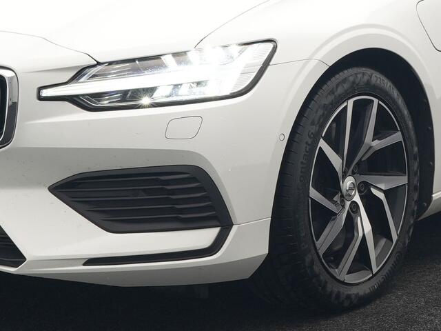 Volvo V60 T6 Twin Engine AWD Momentum Pro Plug In Hybrid 340pk Dealer O.H PHEV | Panodak | Adaptive Cruise | 360 Camera | Head Up | Sportstoelen Verwarmd | Harman & Kardon | Apple Carplay | Blis | Navigatie | Keyless | Virtual | DAB |