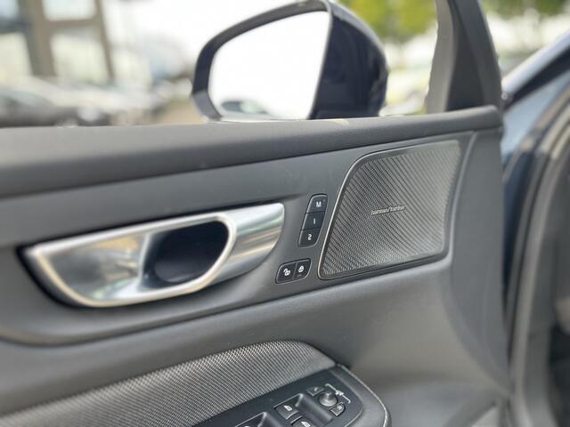 Volvo V60 T6 Plug-in hybrid AWD Plus Dark | Harman/Kardon | Trekhaak | Memoryseats | Keyless Entry |