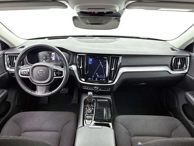 Volvo V60 2.0 T6 Recharge AWD R-Design / Navigatie / Elec. achterklep / Parkeercamera / Head-up display