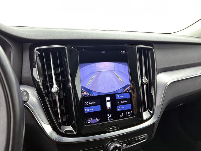 Volvo V60 2.0 T6 Recharge AWD R-Design / Navigatie / Elec. achterklep / Parkeercamera / Head-up display