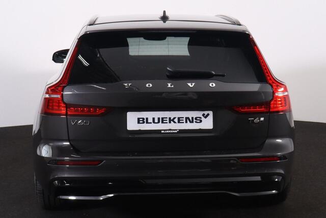 Volvo V60 T6 Recharge AWD Plus Dark - IntelliSafe Assist & Surround - 360º Camera - Harman/Kardon audio - Adaptieve LED koplampen - Verwarmde voorstoelen, stuur & achterbank - Parkeersensoren voor & achter - Elektr. bedienb. voorstoelen met geheugen - Extra getint 