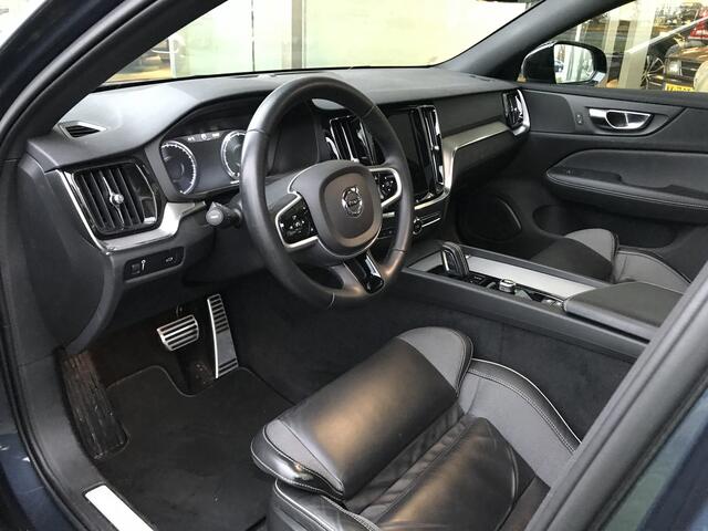 Volvo V60 2.0 B3 R-Design Automaat | Rijklaar incl 12 mnd Bovag | Panoramadak Trekhaak Keyless Carplay/Android