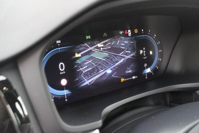 Volvo V60 2.0 B4 211PK PLUS DARK |19" 5-MULTI SPAAKS BLACK DIAMOND CUT LICHTMETALEN VELGEN | PILOT ASSIST | REMOTE START | APPLE CARPLAY / ANDROID AUTO | NAVIGATIE BY GOOGLE | DRAADLOZE TELEFOONLADER | PARK ASSIST - ACHTERUITRIJCAMERA EN PAKEERSENSOREN VOOR + ACHT