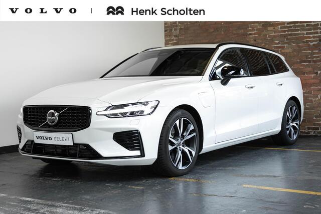 Volvo V60 T6 Automaat Plug-in hybrid AWD Ultra Dark | Harman Kardon Premium Audio | Lederen bekleding | Parkeercamera | Google Infotainment | Stoelverwarming | Stuurwielverwarming | Semi-Elektrische inklapbare trekhaak
