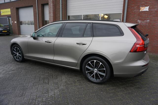 Volvo V60 2.0 B3 164PK MOMENTUM ADVANTAGE NOV 2021 ORIGINEEL NEDERLANDS FULL LED CAMERA NAVI ANDROID-APPLECARPLAY STOEL+STUURVERWARMING CRUISE CLIMA PDC V+A BLUETOOTH PRIVACYGLAS ENZ...