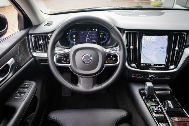Volvo V60 2.0 T6 Plug-in hybrid AWD Plus Bright | Adaptieve Cruise Control | Trekhaak | Harman & Kardon | Stoel + stuurverwarming |