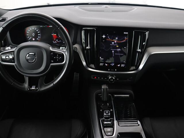 Volvo V60 2.0 T8 Recharge AWD R Design | Panoramadak | Trekhaak | Adaptive cruise | Stoelverwarming | Harman/Kardon | Camera | Carplay | Half leder | Navigatie | Full LED | PHEV | Plug In