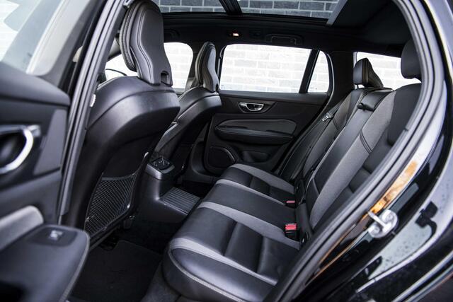 Volvo V60 2.0 T6 Plug-in hybrid AWD Plus Dark | Long range| Panorama dak | Adaptieve cruise control | Elektrisch verstelbare voorstoelen | Stoel/stuur verwarming |