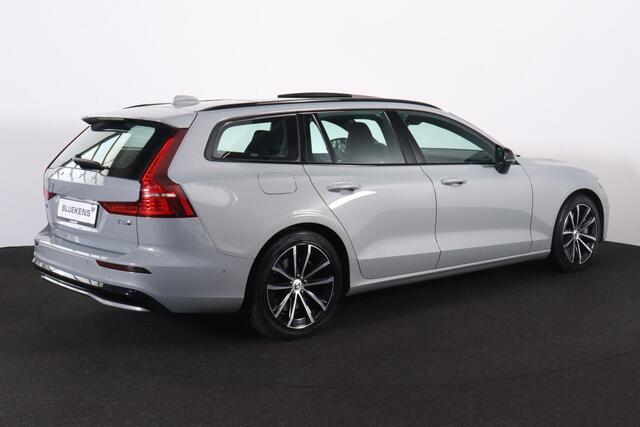Volvo V60 T6 Recharge AWD Plus Dark - Panorama/schuifdak - IntelliSafe Assist & Surround - 360º Camera - Harman/Kardon audio - Verwarmde voorstoelen, stuur & achterbank - Parkeersensoren voor & achter - Elektr. bedienb. voorstoelen met geheugen - Elektr. inklapbare