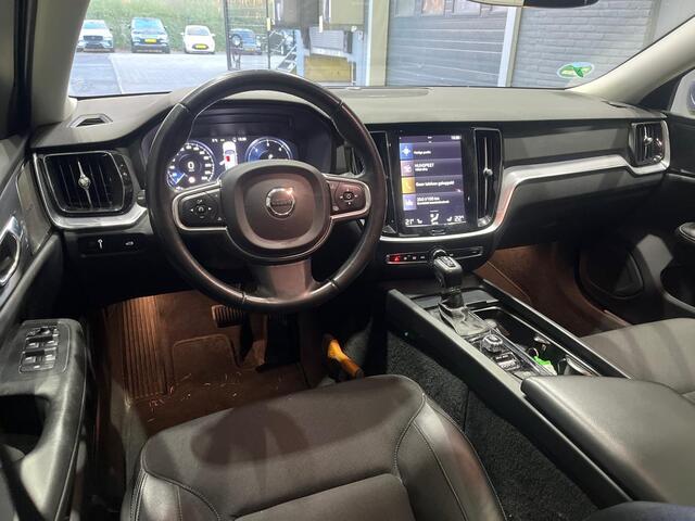 Volvo V60 D4 Momentum Pro | Trekhaak | ACC | Panoramadak | BLIS | harman/kardon | Stoelverwarming