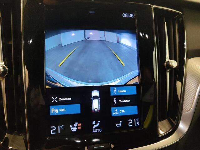 Volvo V60 2.0 B4 R-Design | Adaptieve Cruise Control | Trekhaak | 19" Velgen | Parkeercamera | Stoel-/Stuur-/Voorruitverwarming | Apple CarPlay & Android Auto | Dodehoek Detectie |