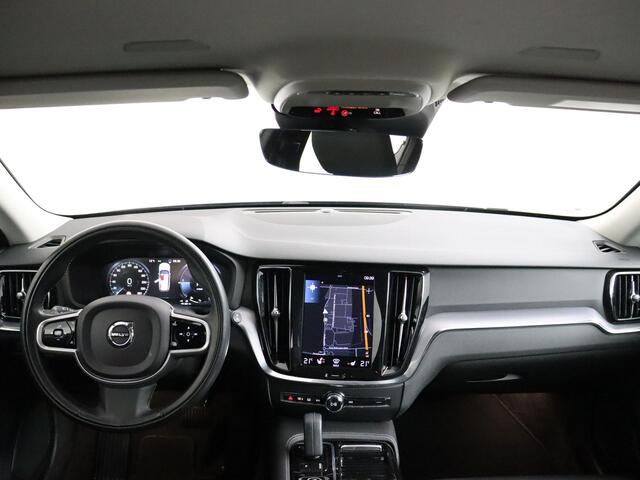 Volvo V60 2.0 T6 Recharge AWD Business Pro | ACC | Trekhaak | 360° Camera!